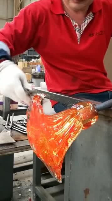 淬火凝華 一雙手如何將千年非遺琉璃“活態(tài)傳承”